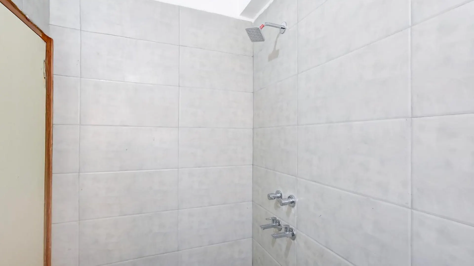 Super Townhouse Sector 1 Manesar Hotel Gurgaon