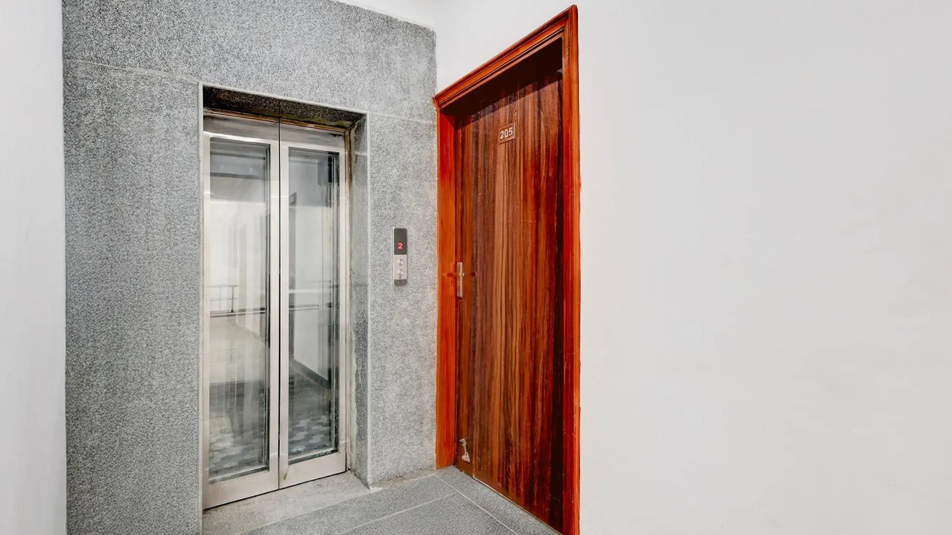 Super Townhouse Sector 1 Manesar Hotel Gurgaon