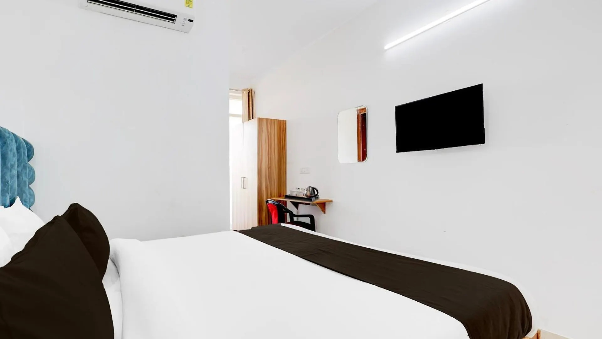 Super Townhouse Sector 1 Manesar Hotel Gurgaon